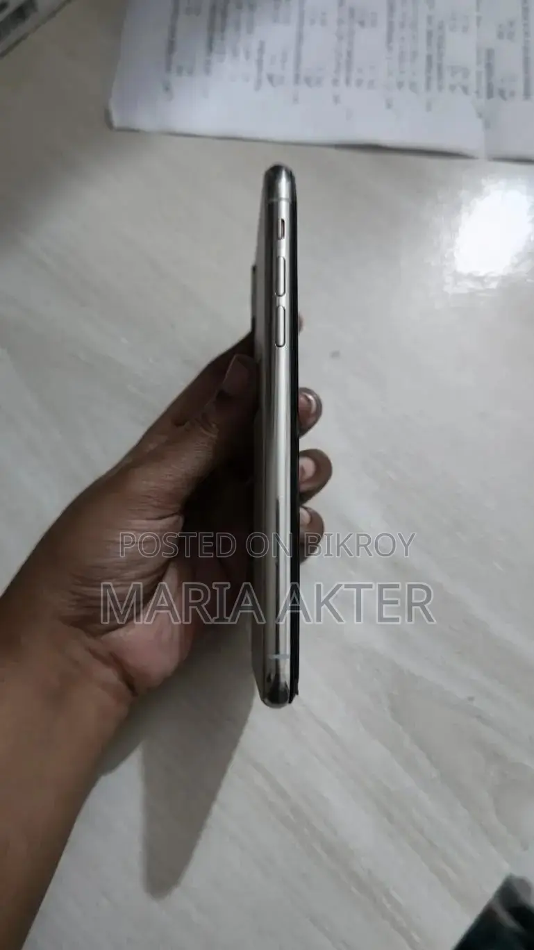 Apple iPhone X 64 GB White