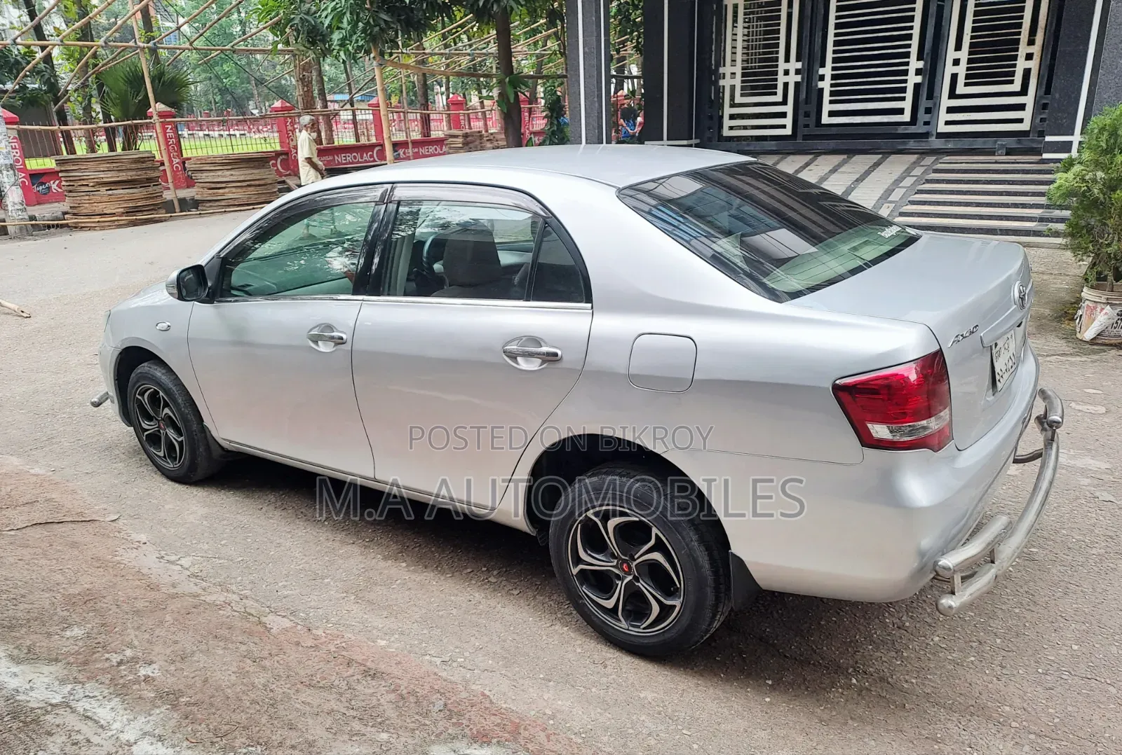 টয়োটা এক্সিও ২০১০ সিলভার