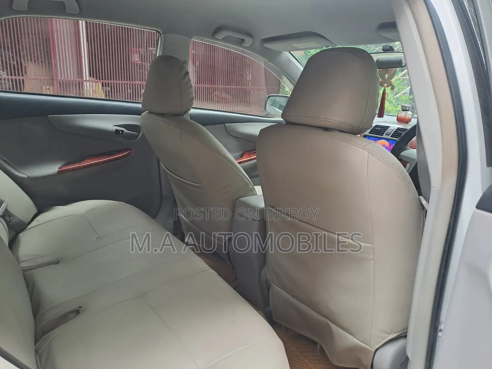 টয়োটা এক্সিও ২০১০ সিলভার