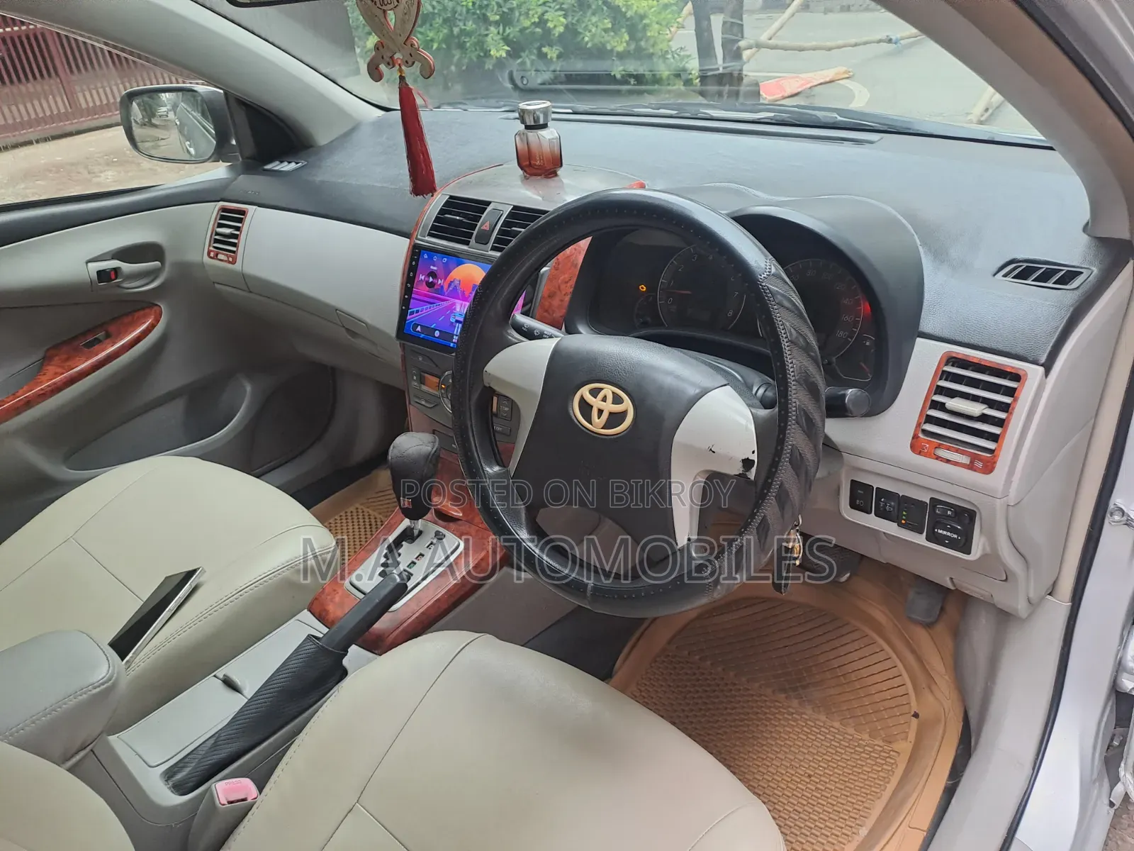 টয়োটা এক্সিও ২০১০ সিলভার