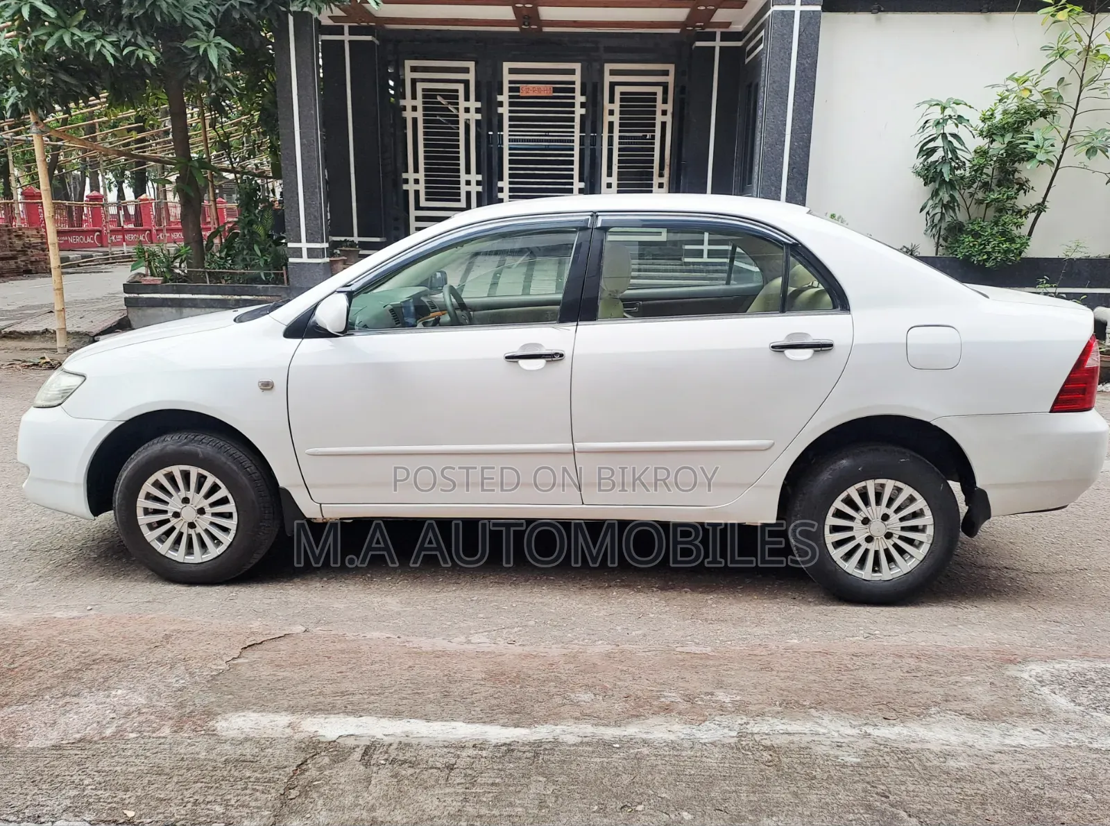 Toyota Corolla 2005 White