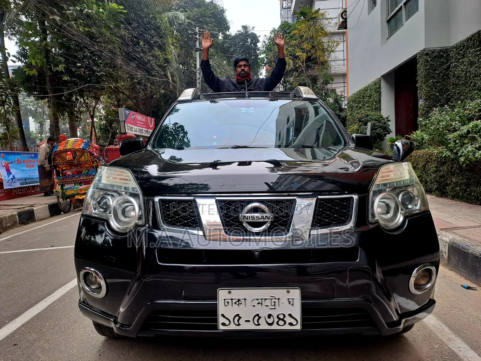 নিসান এক্স-ট্রেইল ২০১২ কালো