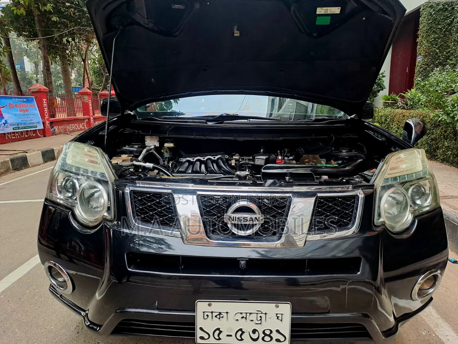 নিসান এক্স-ট্রেইল ২০১২ কালো