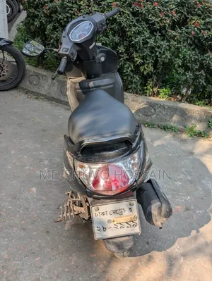হিরো প্লেজার ২০১৭ কালো