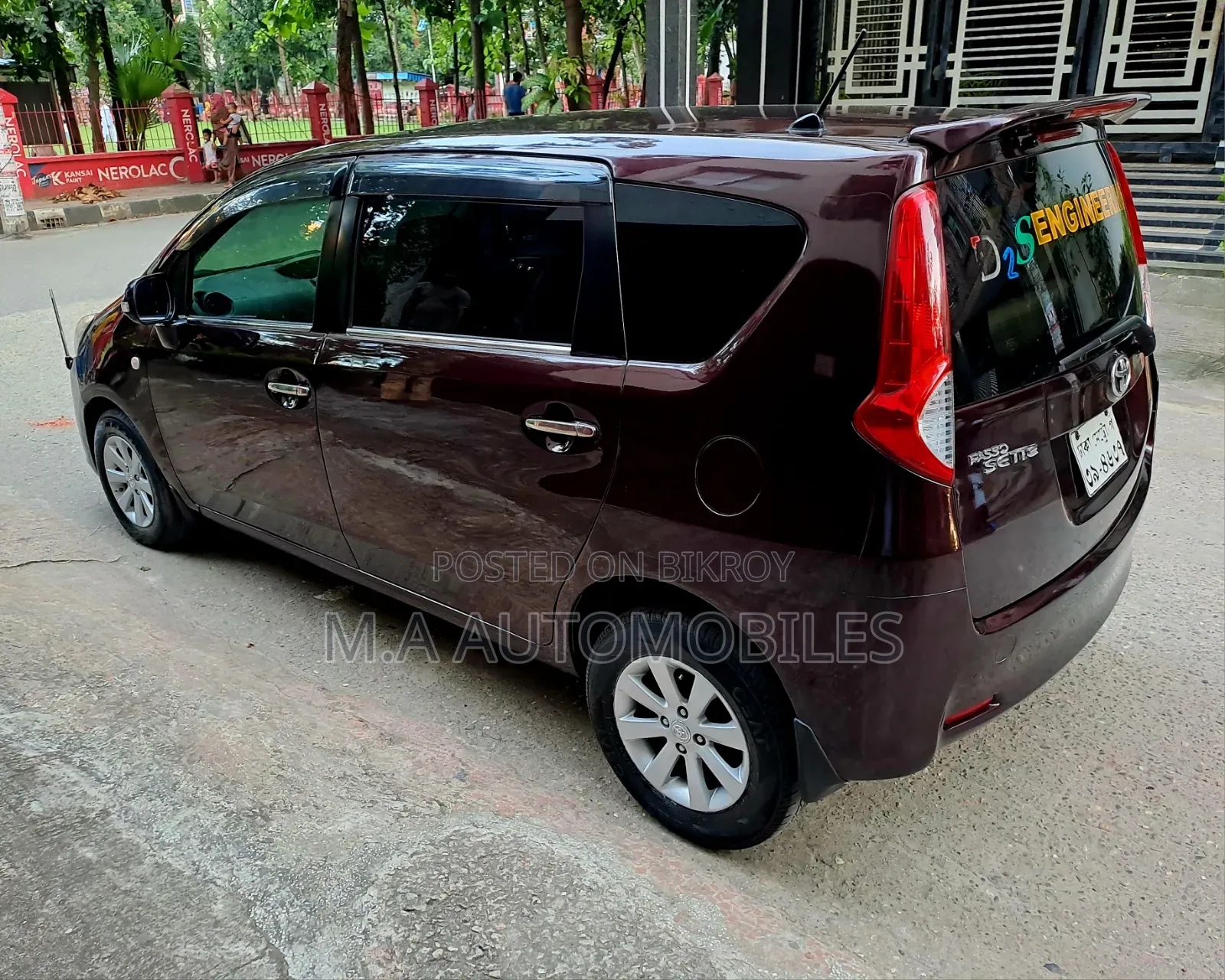 Toyota Passo Sette 2010 Maroon