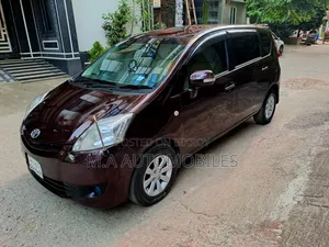 Toyota Passo Sette 2010 Maroon
