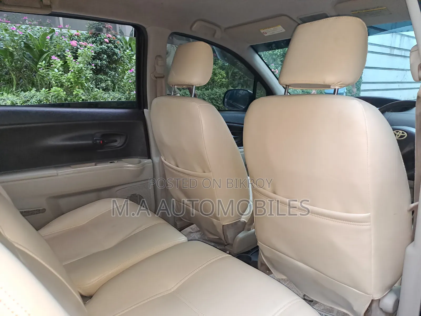 Toyota Passo Sette 2010 Maroon