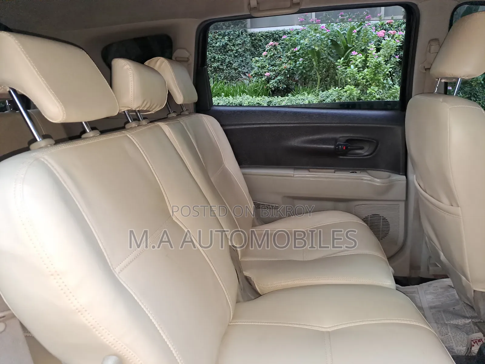 Toyota Passo Sette 2010 Maroon