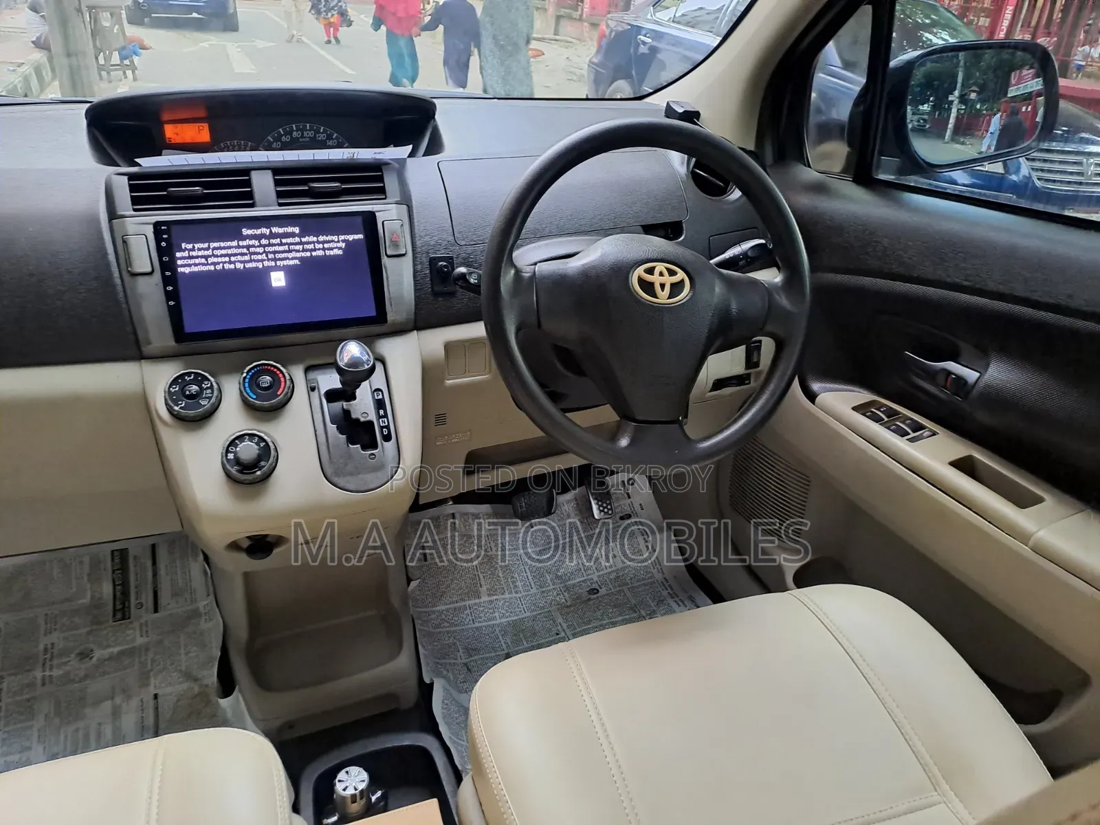 Toyota Passo Sette 2010 Maroon