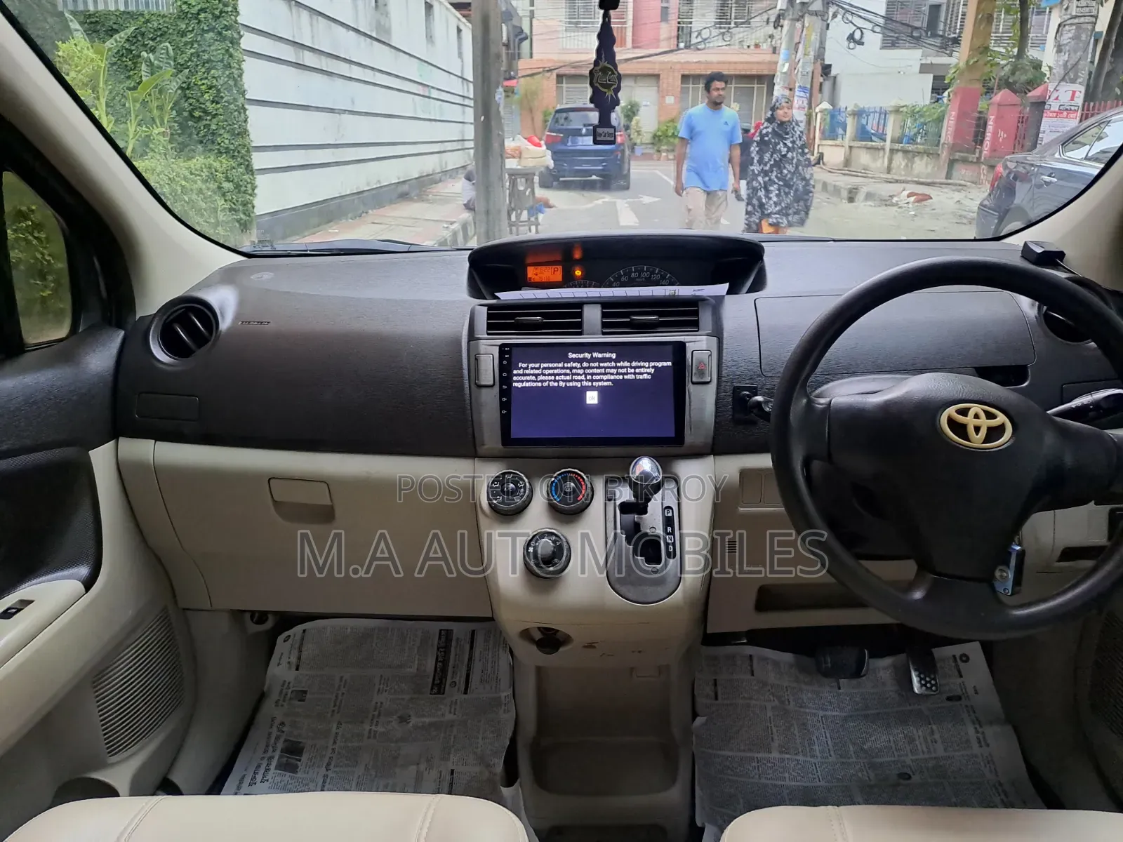 Toyota Passo Sette 2010 Maroon