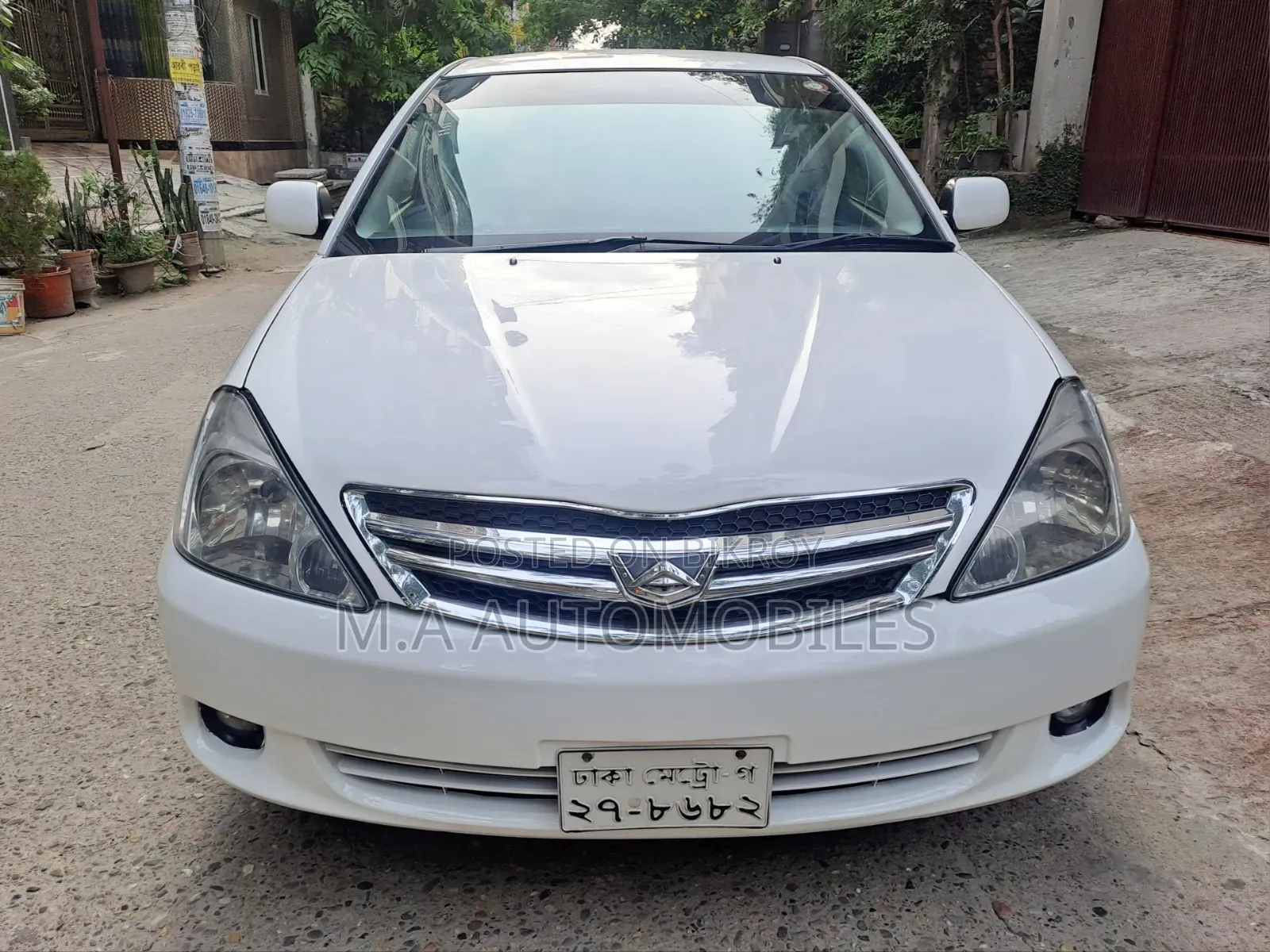 টয়োটা অ্যালিয়ন ২০০৪ সাদা
