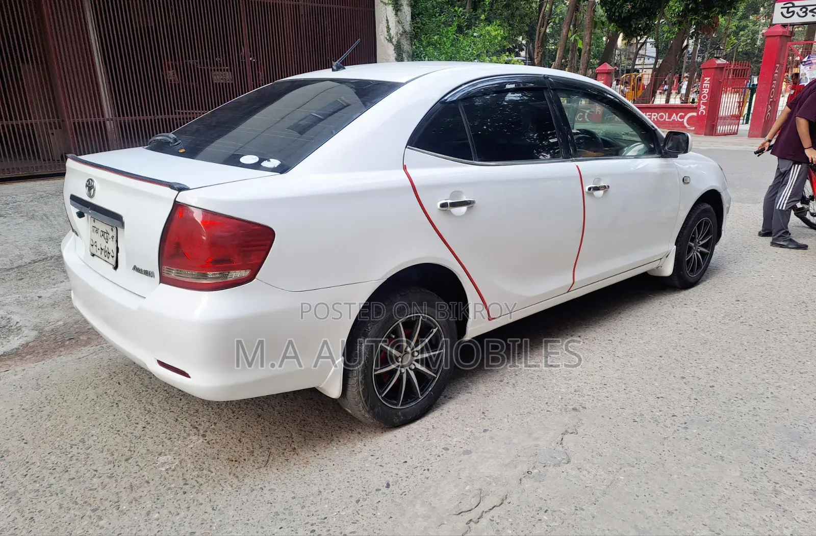 টয়োটা অ্যালিয়ন ২০০৪ সাদা