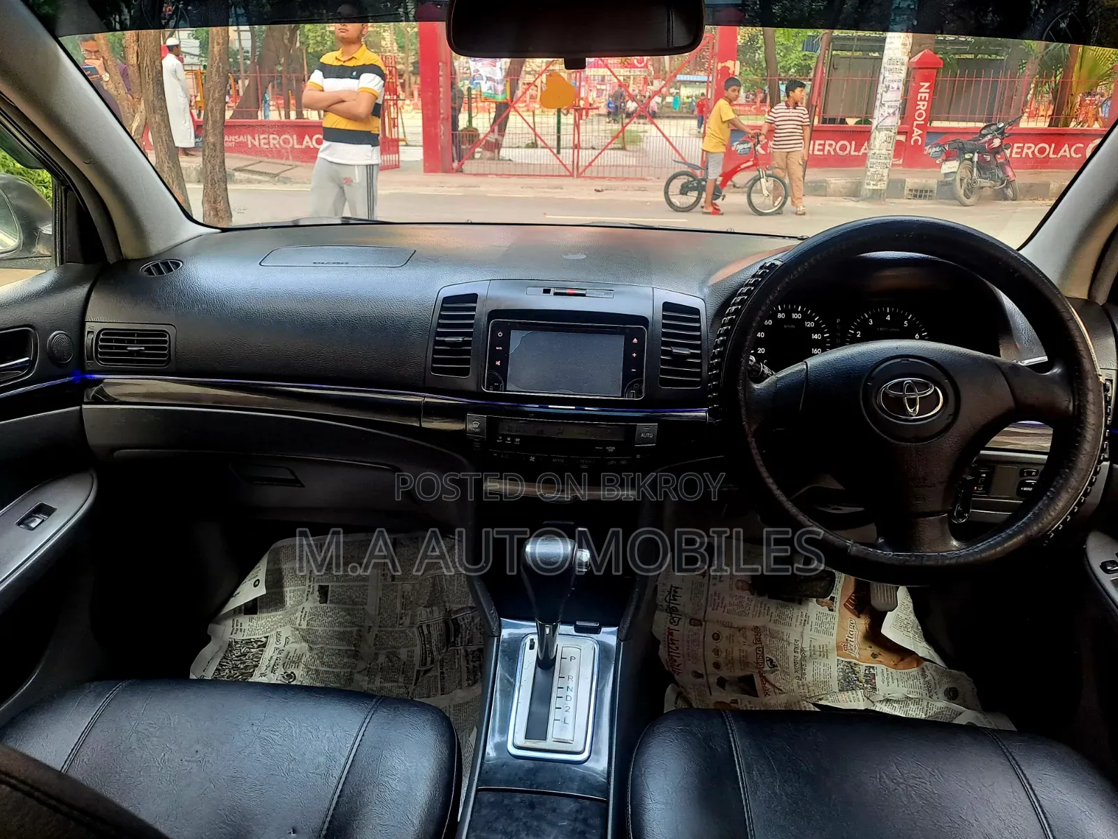 টয়োটা অ্যালিয়ন ২০০৪ সাদা