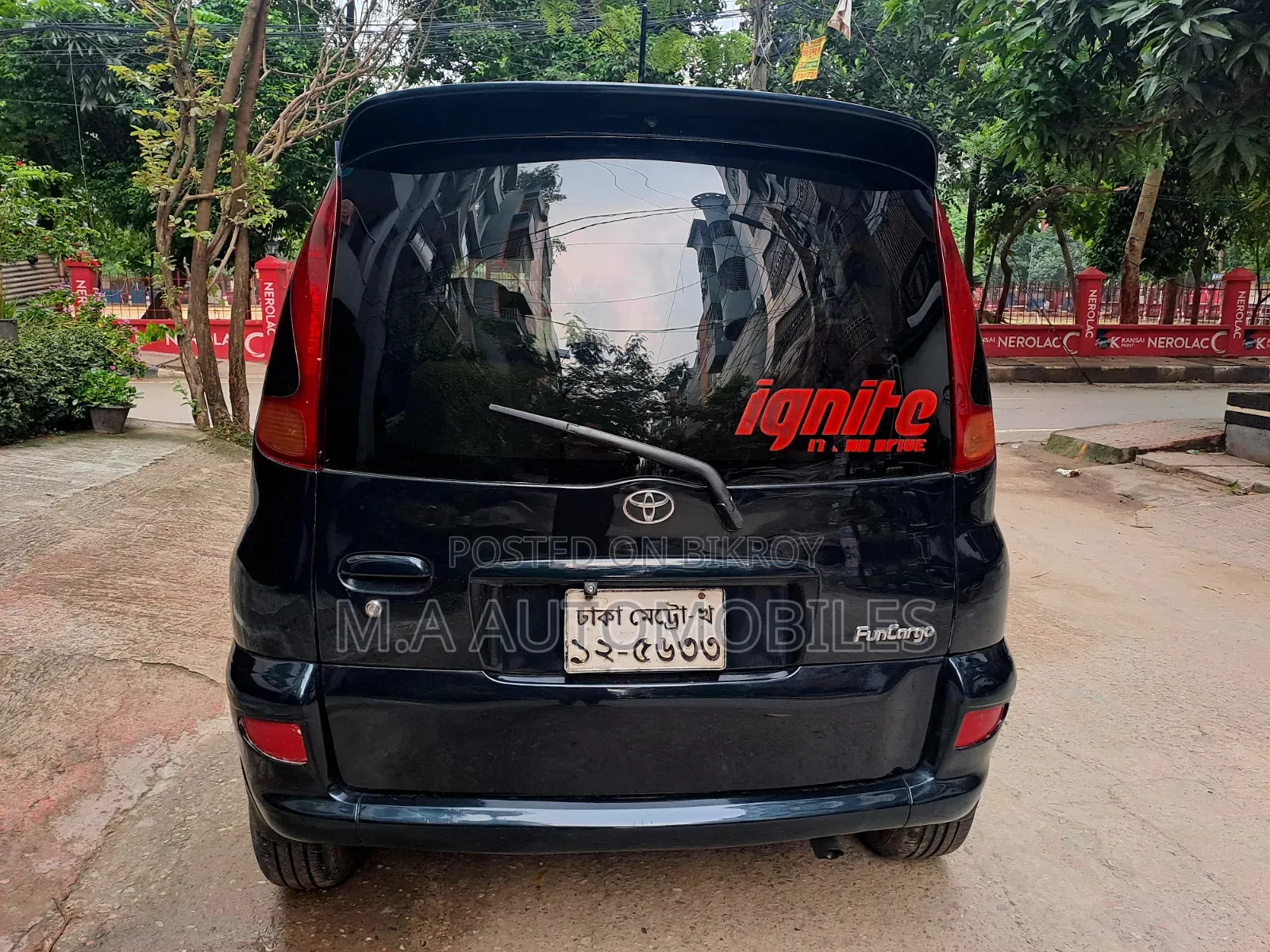 Toyota Fun Cargo 2004