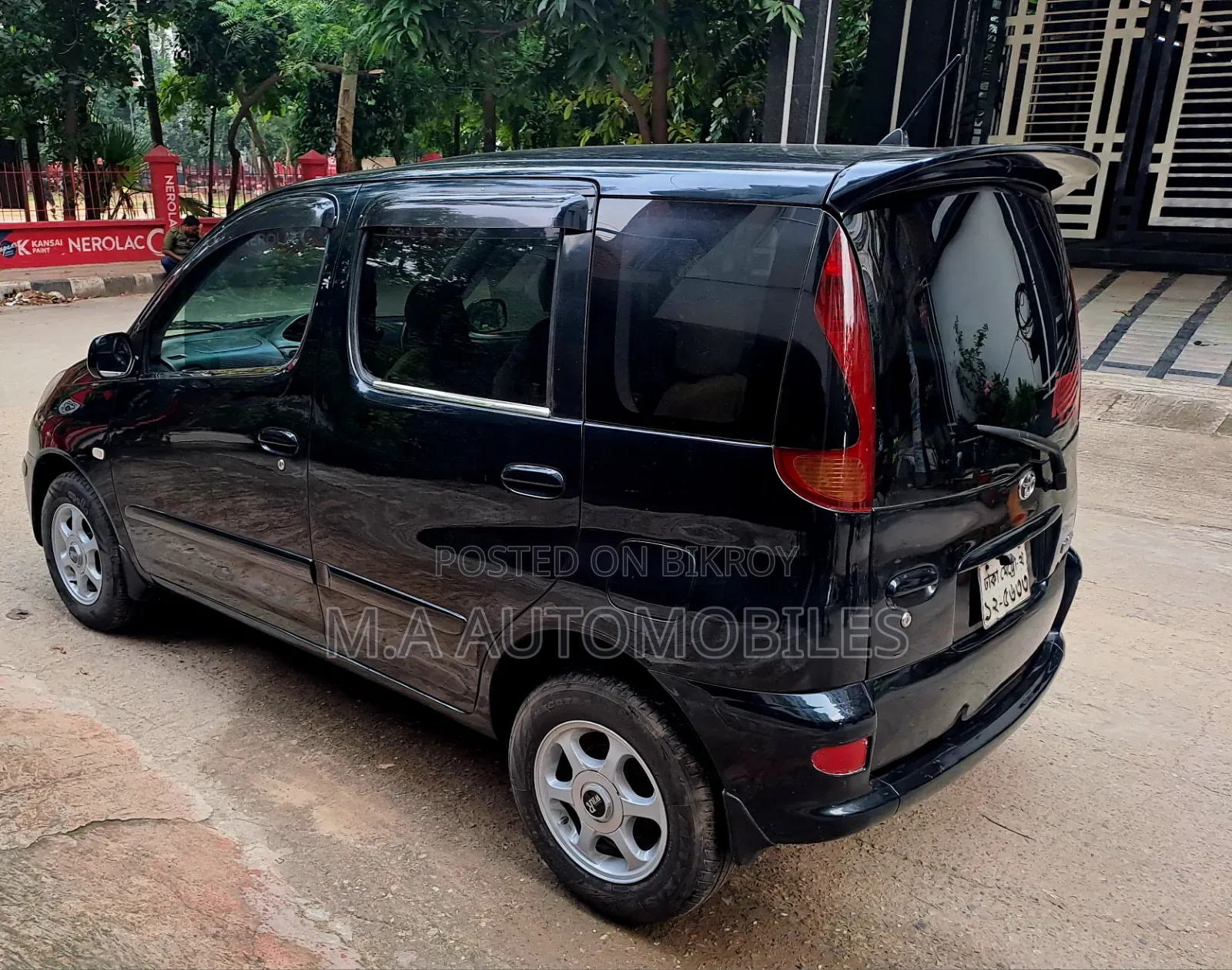 Toyota Fun Cargo 2004