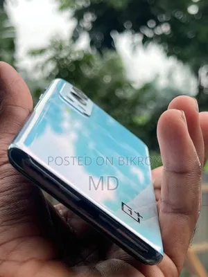 EL A8 8 GB Blue