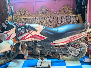 TVS Metro 2014 White