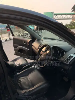 Mitsubishi Outlander 2010 Black