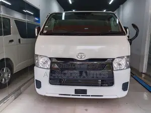 Toyota HiAce 2021 White