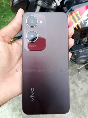 Vivo Y18 128 GB