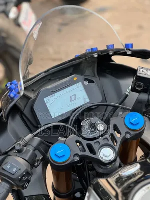Yamaha R1 2026 Silver