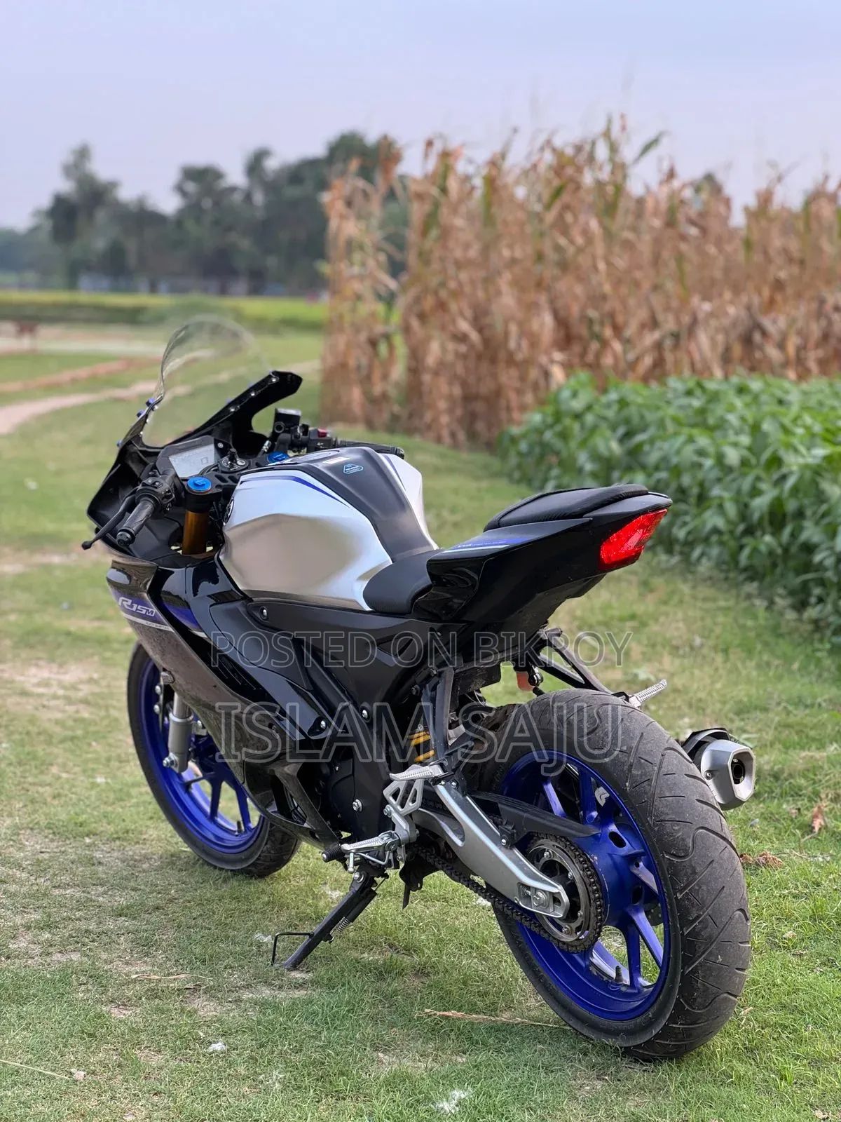Yamaha R1 2026 Silver