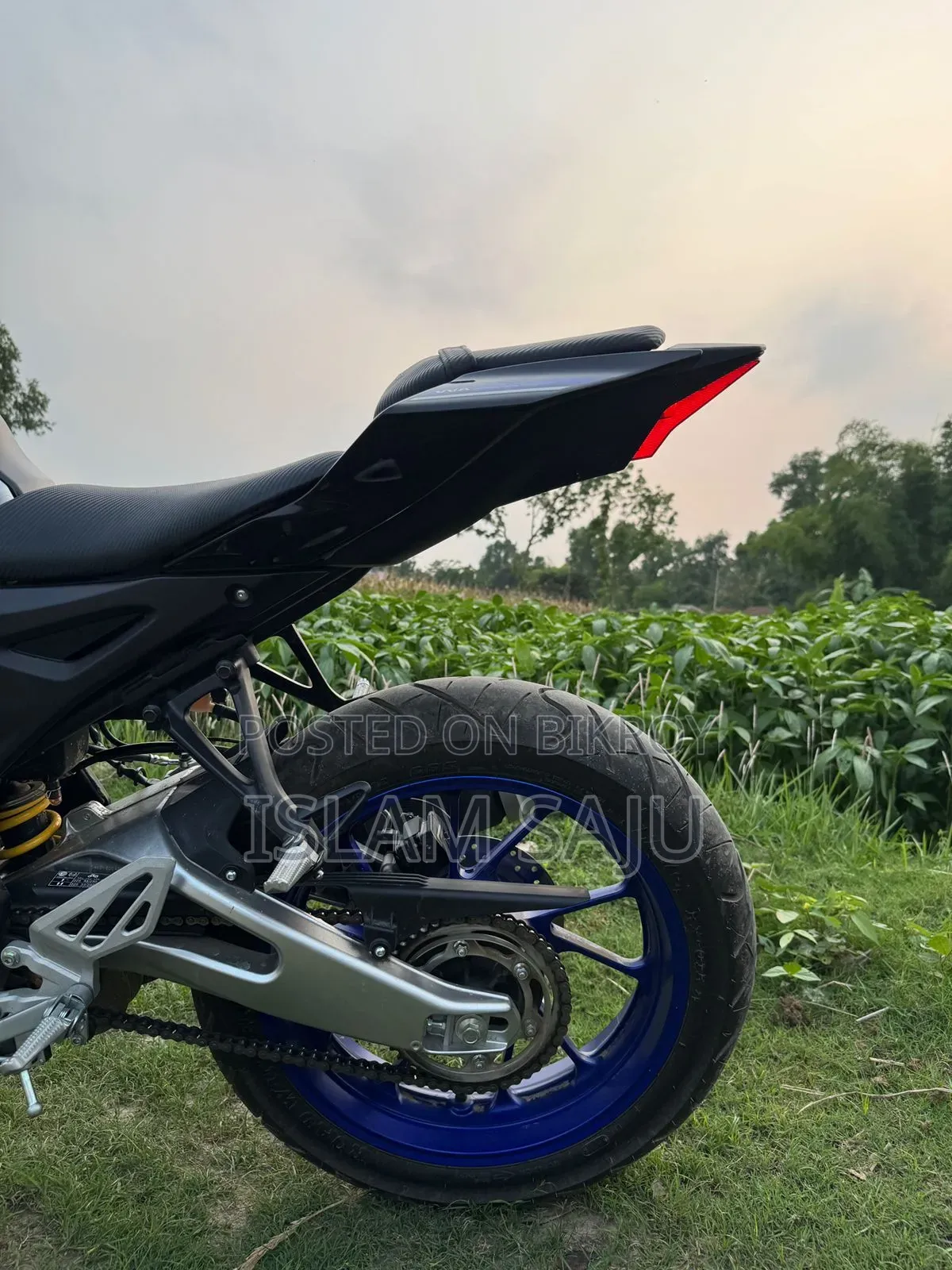 Yamaha R1 2026 Silver