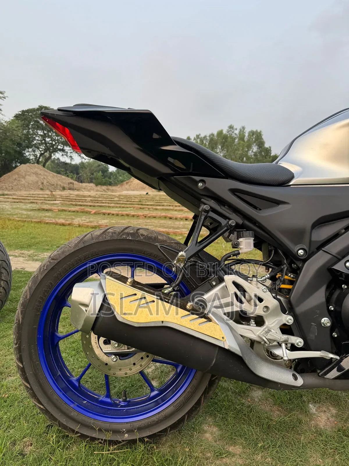 Yamaha R1 2026 Silver