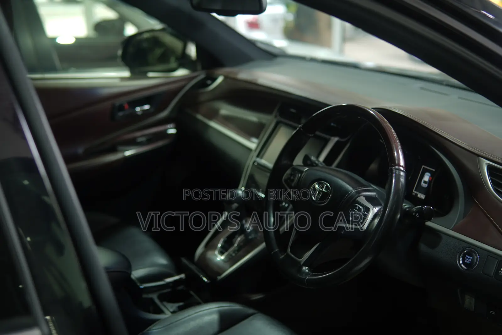 Toyota Harrier 2.0 2014 Black
