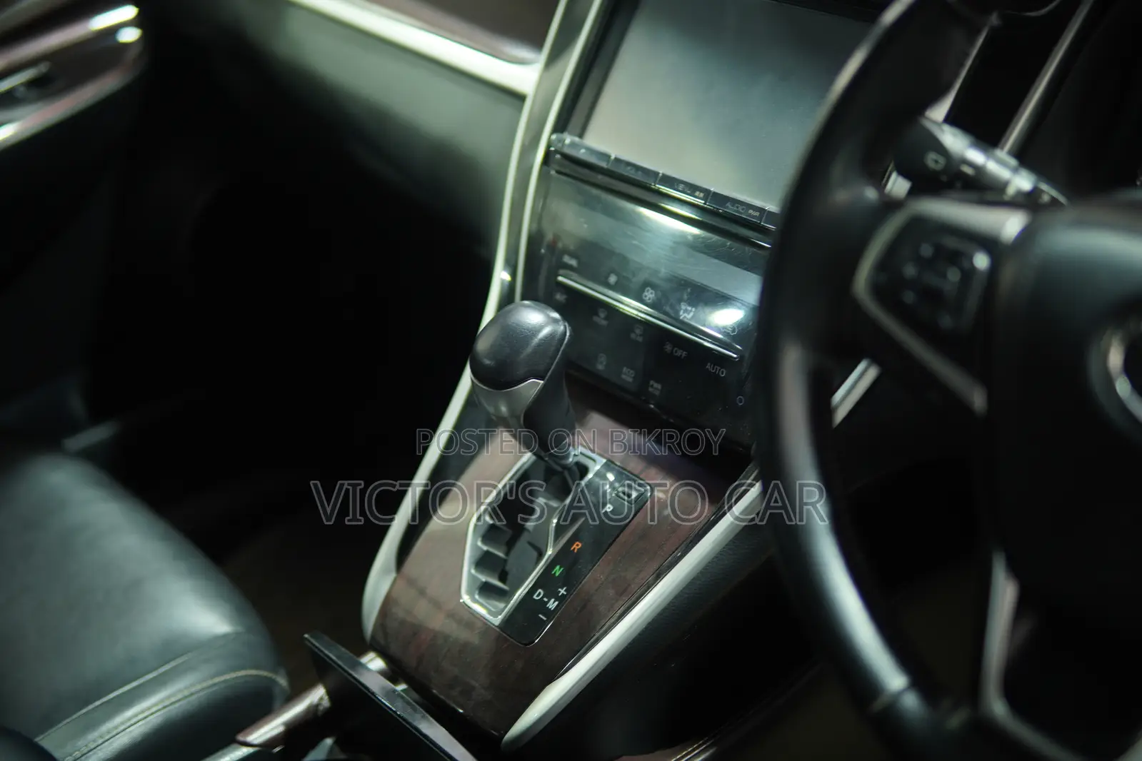 Toyota Harrier 2.0 2014 Black