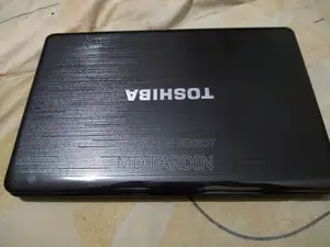 Laptop Toshiba Satellite C640 4GB Intel Pentium HDD 250GB