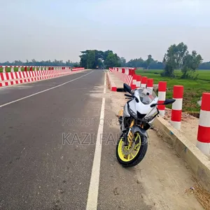 Yamaha R1 2022
