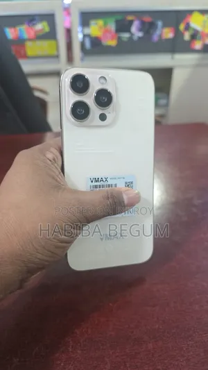 New Mobile Phone 8 GB Gold