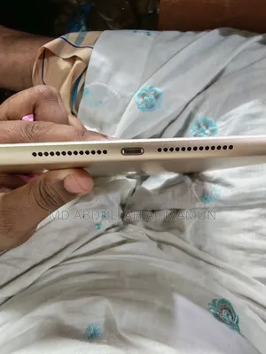 Apple iPad 5 (2022) 32 GB White