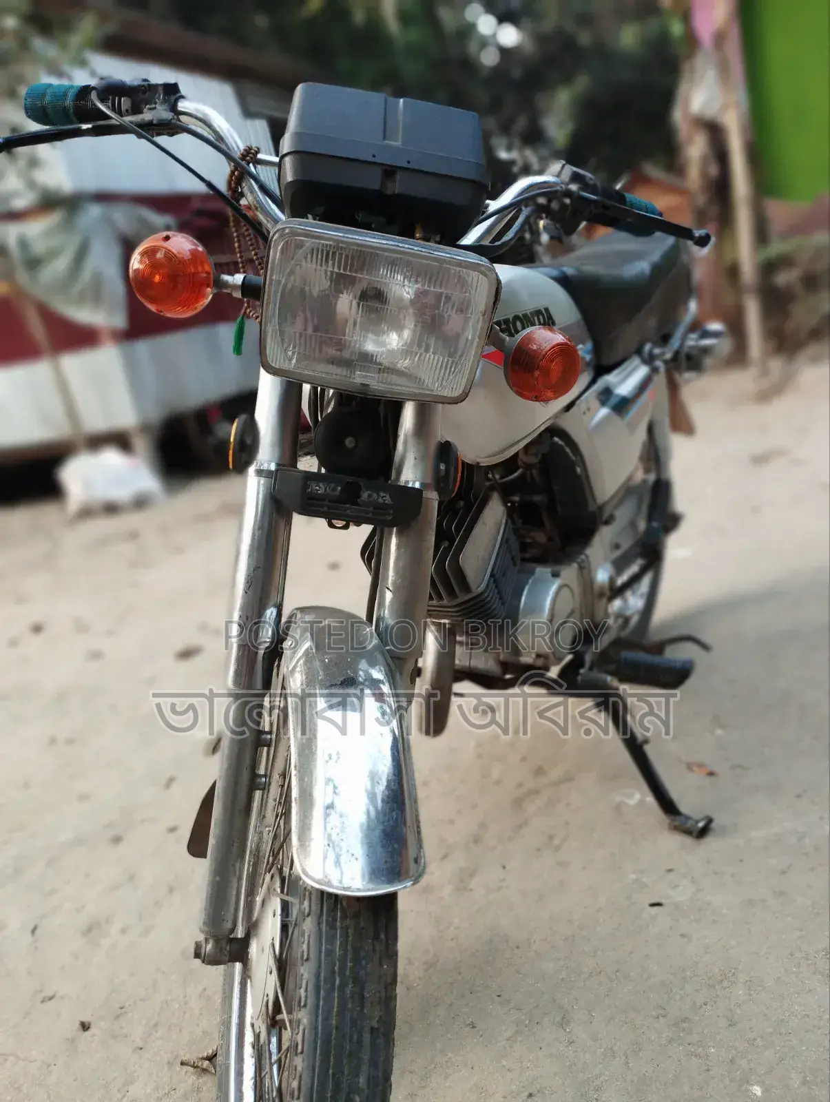 Honda 2000 Silver