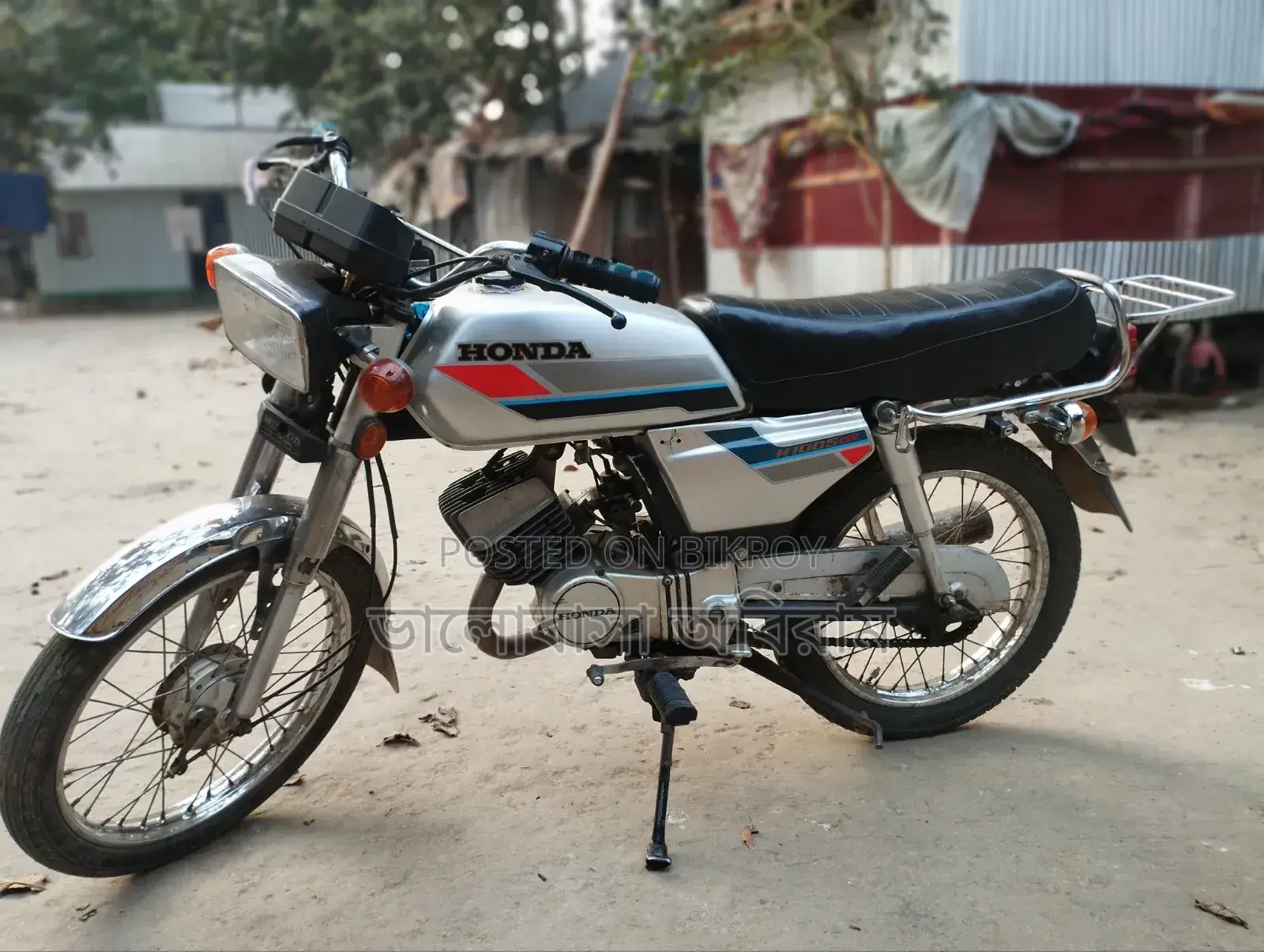 Honda 2000 Silver