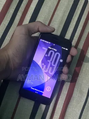 Apple iPhone SE (2020) 128 GB Black