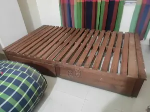 কাঠের খাট