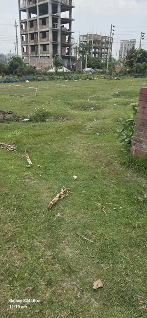 উত্তরা মেট্রো স্টেশনের পাশে তিন কাঠা প্লট বিক্রয় হবে