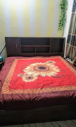 বিক্রয় হবে: সলিড সেগুন কাঠের কিং সাইজ বক্স খাট
