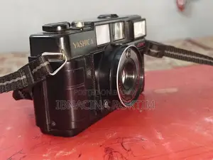 Yashica Camera 38nm 1:3.8 Dx
