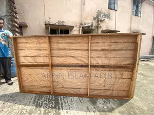 Furniture in excellent condition, brand new