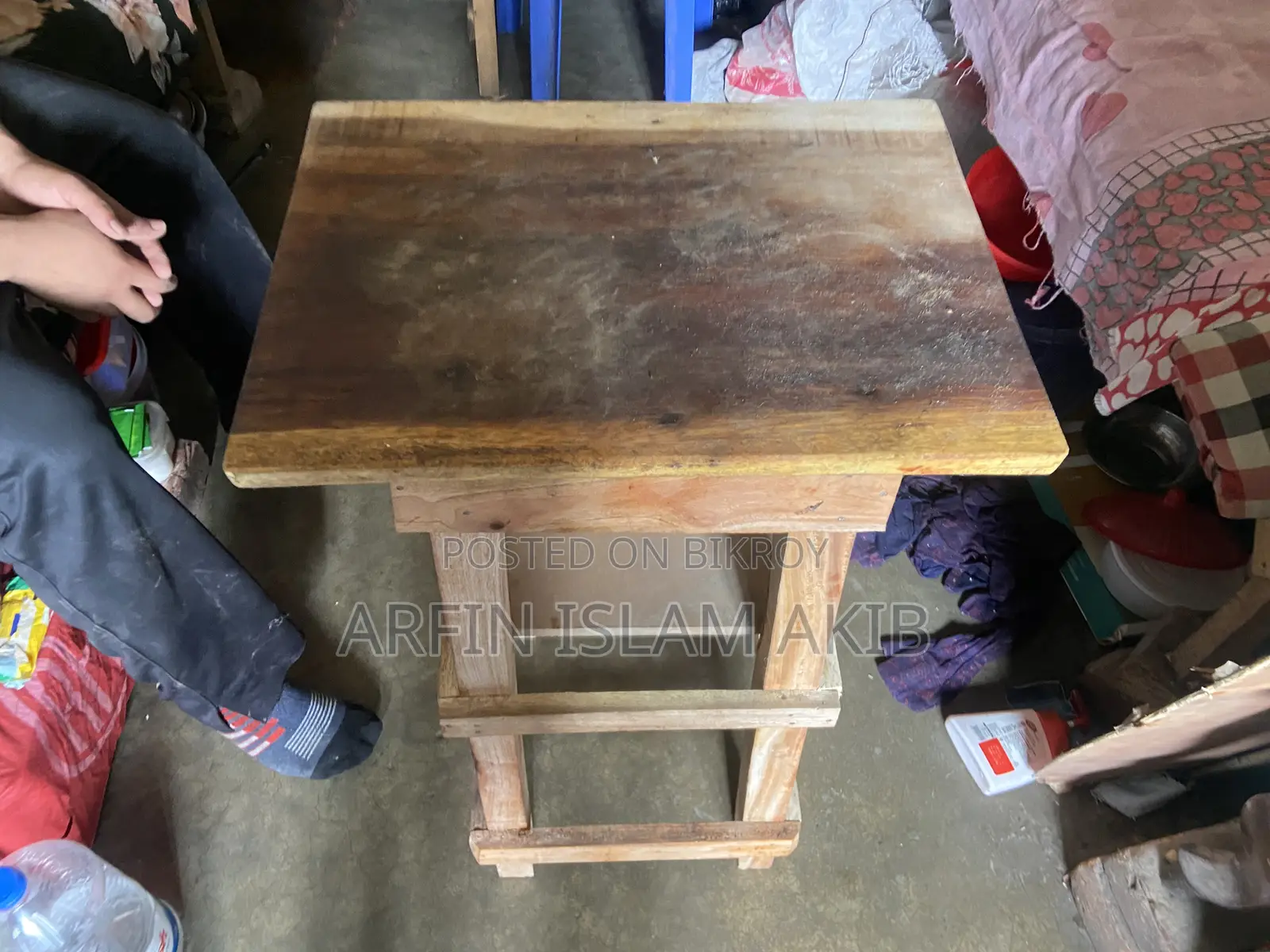 Furniture in excellent condition, brand new