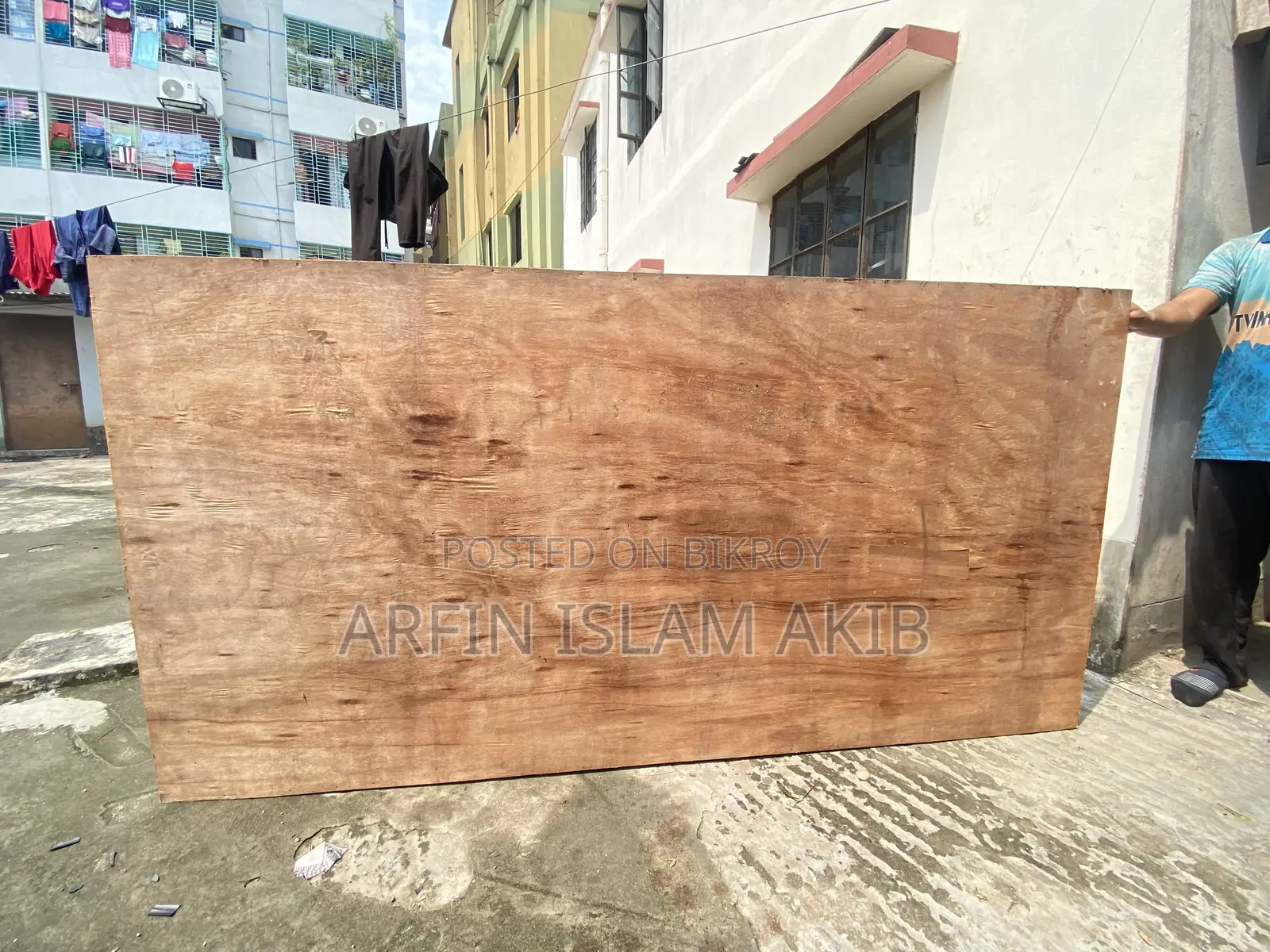 Furniture in excellent condition, brand new