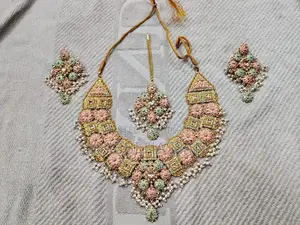 নেকলেস সেট