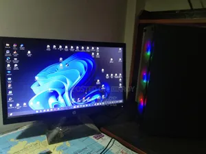 Desktop Computer Asus 16GB AMD Ryzen 5 SSD 512GB