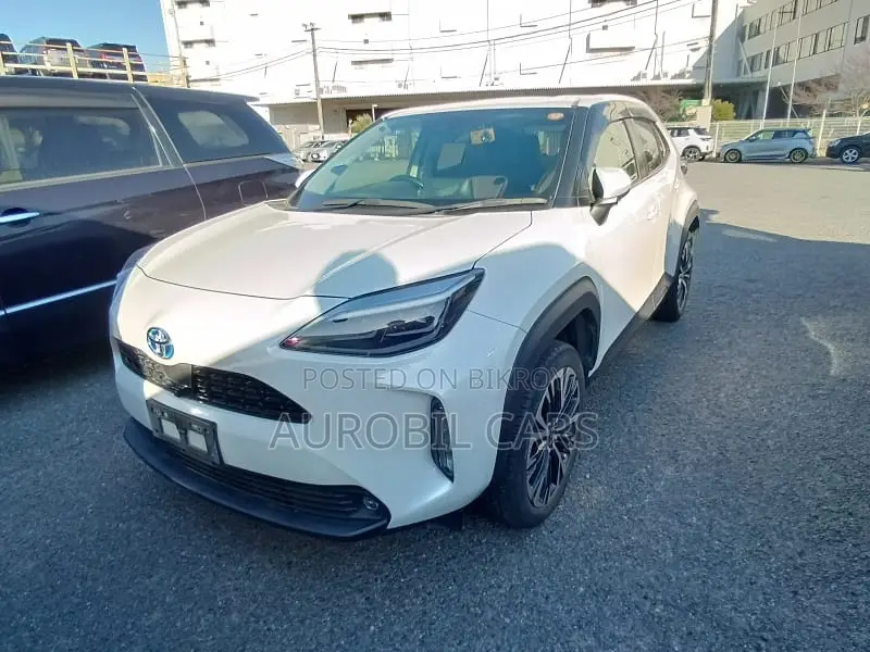 Toyota Yaris 2021 Pearl