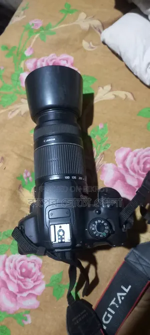 DSLR Camera Canon 700d