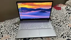 Laptop HP 17-3000 12GB Intel Core I5 HDD+SSD 1.5T