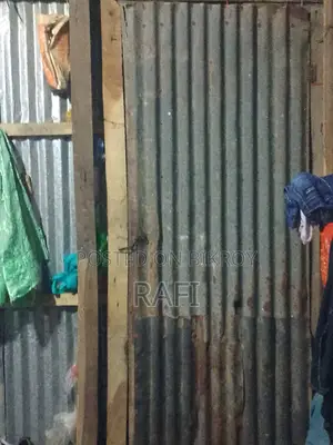 এক রুমের ঘর প্রয়োজন।
